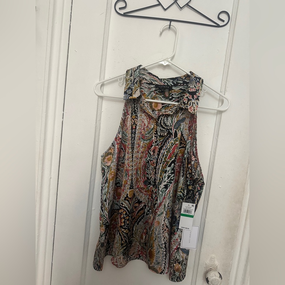 NWT Women's Printed Sleeveless Button-Up Blouse